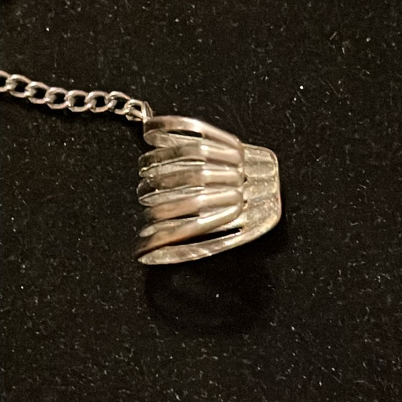 Heart Shape Rhinestone Earring Clip - Picture 3 of 16